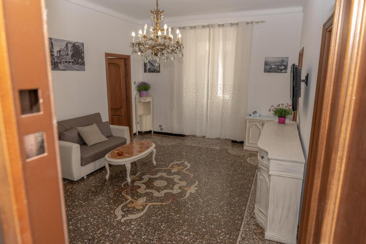 Living Sestri Airport Apartment Genoa Luaran gambar