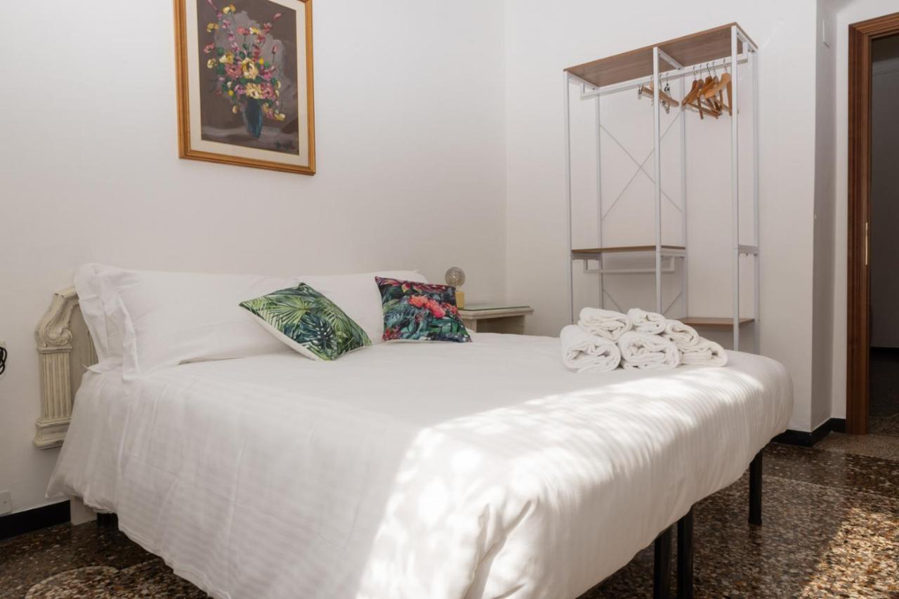 Living Sestri Airport Apartment Genoa Luaran gambar